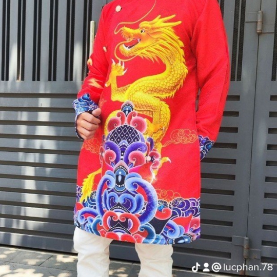 Áo Dài Rông Vàng