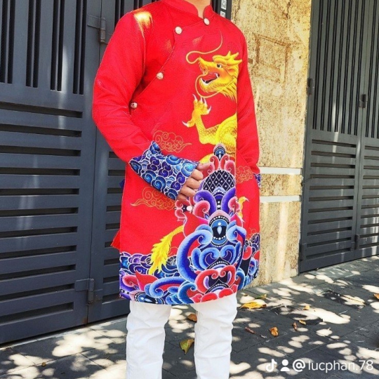 Áo Dài Rông Vàng