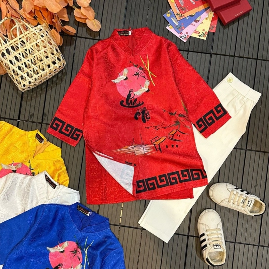 Áo Dài Hoạ Tiết Cha Mẹ Vàng 