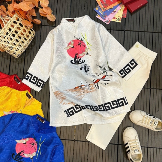 Áo Dài Hoạ Tiết Cha Mẹ Vàng 