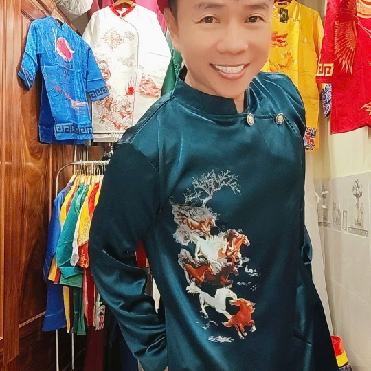 ÁO DÀI CÁCH TÂN MÃ ĐÁO THÀNH CÔNG